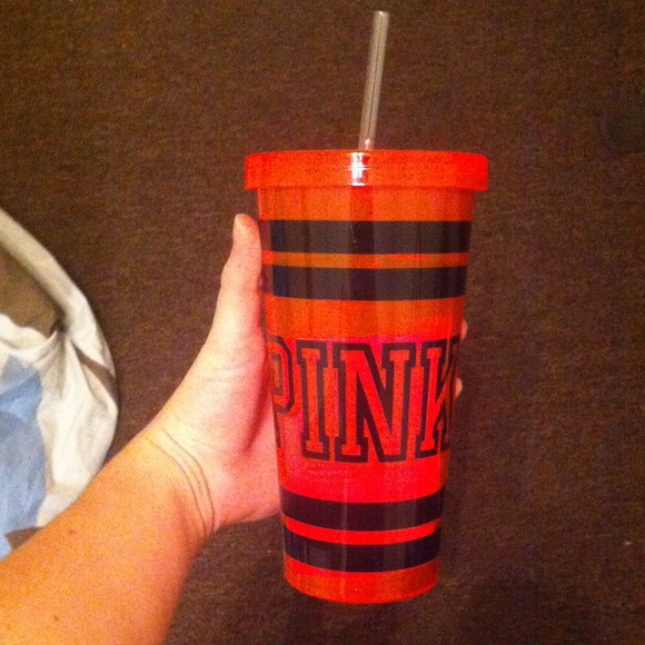 PINK Tumbler ‼️SOLD‼️