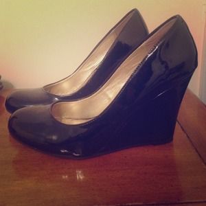 Cute Black Patent leather Wedges 💜🎉💕