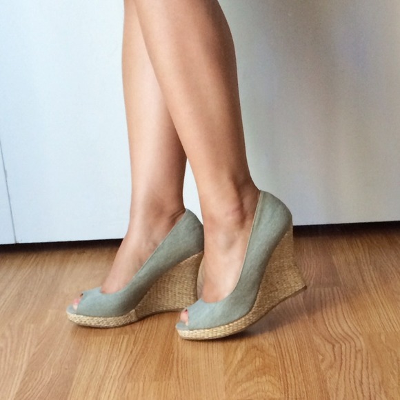 Gomax Peep-toe Wedges