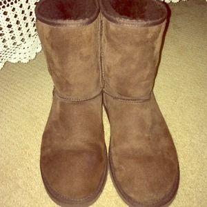 dark brown uggs