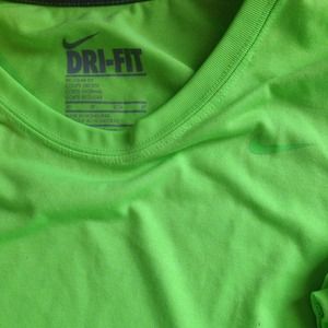 NIKE Dri fit long sleeve green