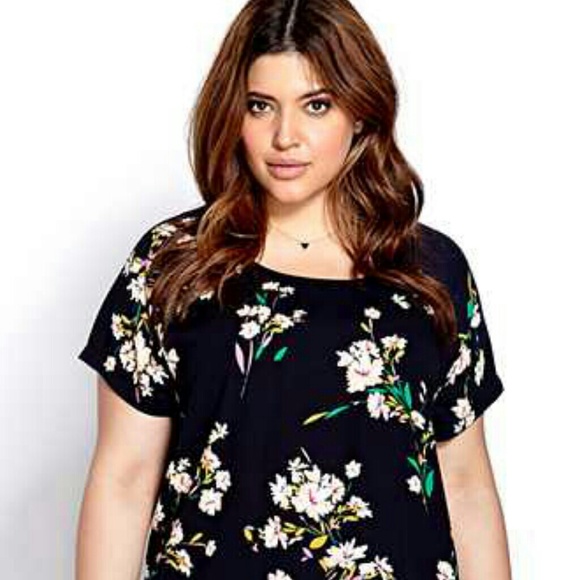 Foreve 21 Navy Blue & Floral Top.