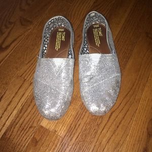 Silver glitter TOMS sz 9.5