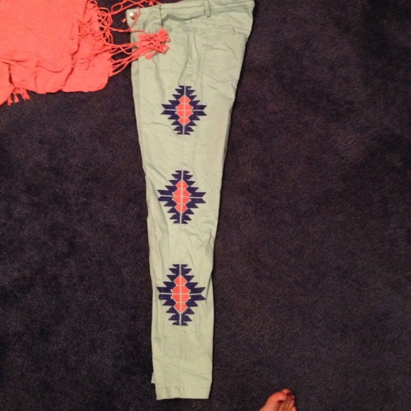 NWOT Boutique pants! Long capris or skinny jean!