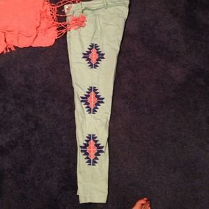 NWOT Boutique pants! Long capris or skinny jean!