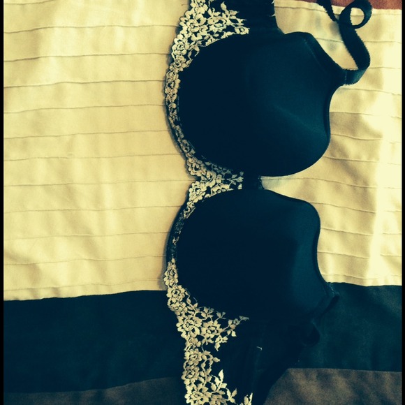 Black flower bra