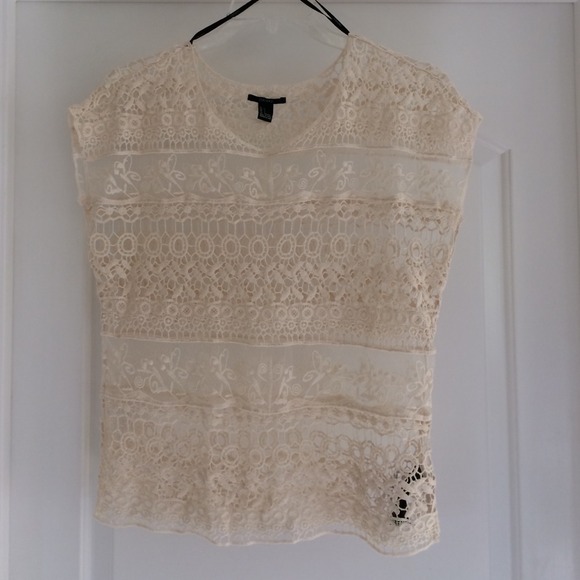 Never worn lace top NWOT