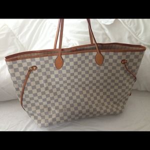 LV Never Full GM 100% authentic!
