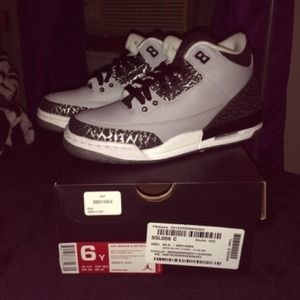 Wolf Grey 3s Trading