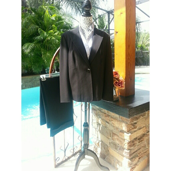 Classy black pants suit sz 14W