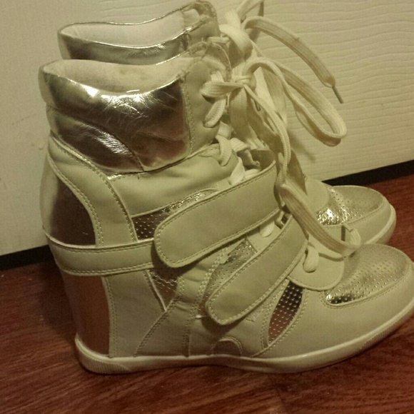 Wedge sneakers