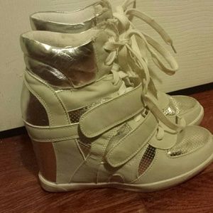 Wedge sneakers