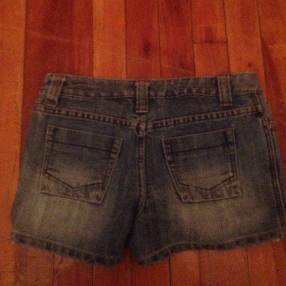 Denim shorts - Picture 2 of 2