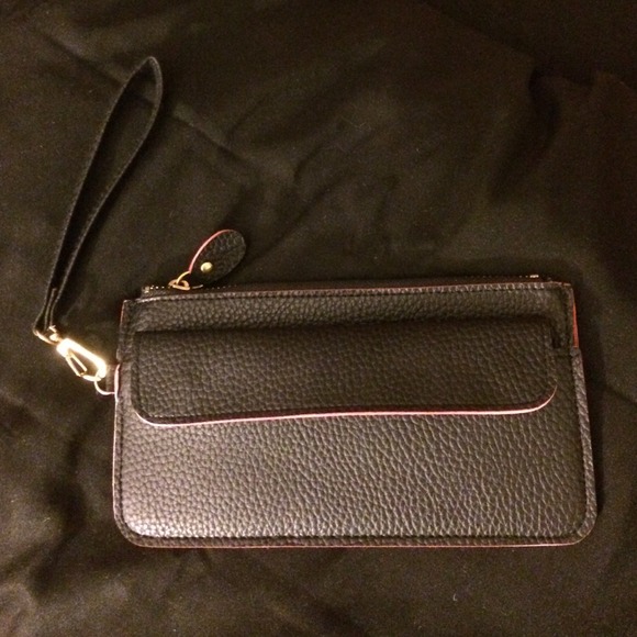 Black clutch