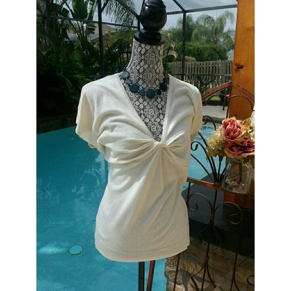 ✂️Sale✂️ NWT Lovely cream sweater