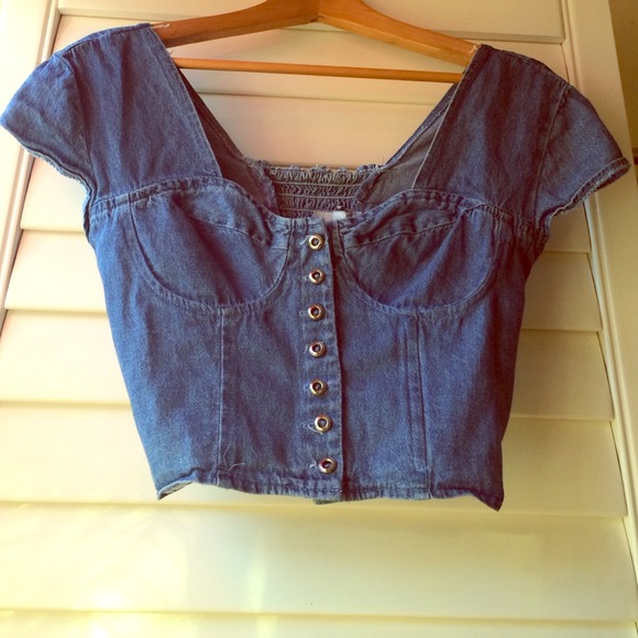 Crop Top - Picture 1 of 4