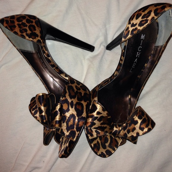 Leopard heels!