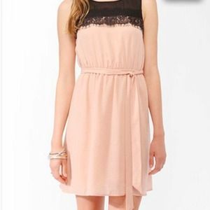 Forever 21 Two tone pink lace trim day dress