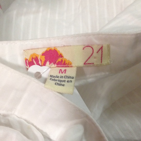 ⚠️Clearance⚠️ Forever 21 Ruffle Blouse Semi Sheer - Picture 3 of 3