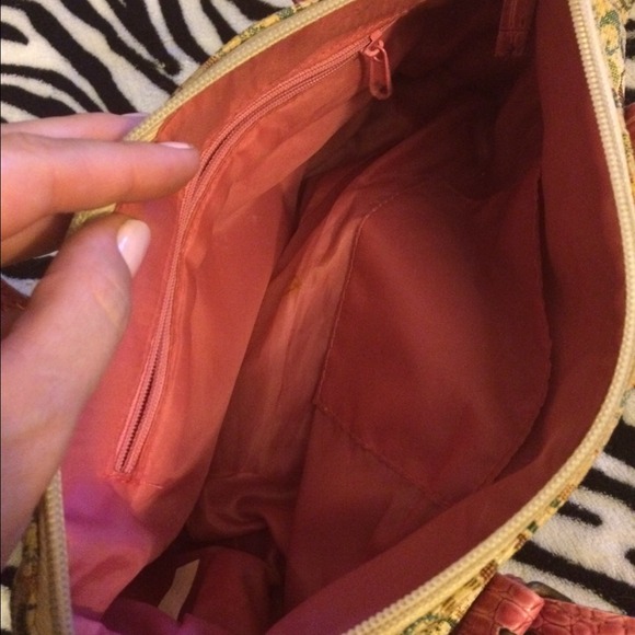 Multi-color purse with pink handle - Picture 2 of 3