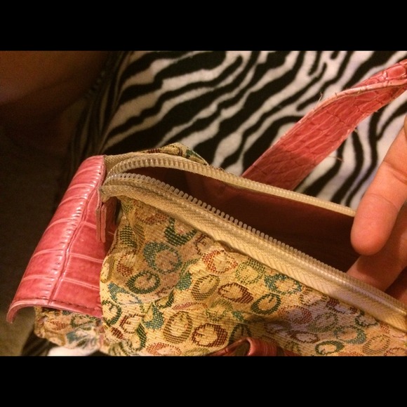 Multi-color purse with pink handle - Picture 3 of 3