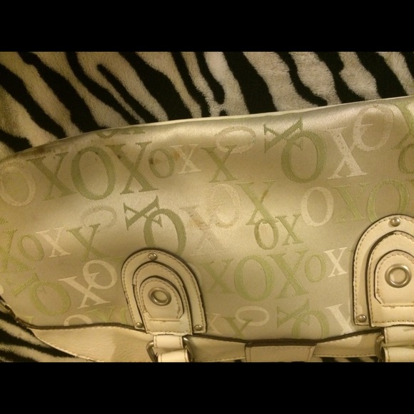White & Green XO purse - Picture 3 of 3