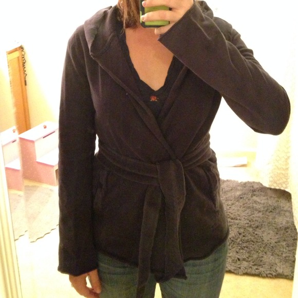 Navy blue lucky brand sweatshirt wrap