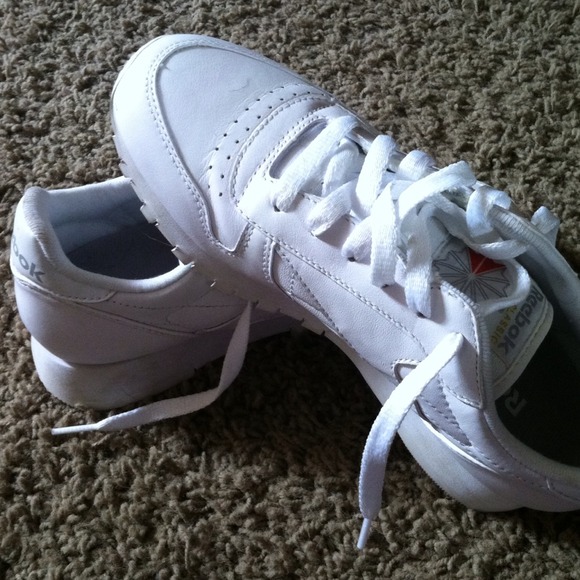 White reebok shoes