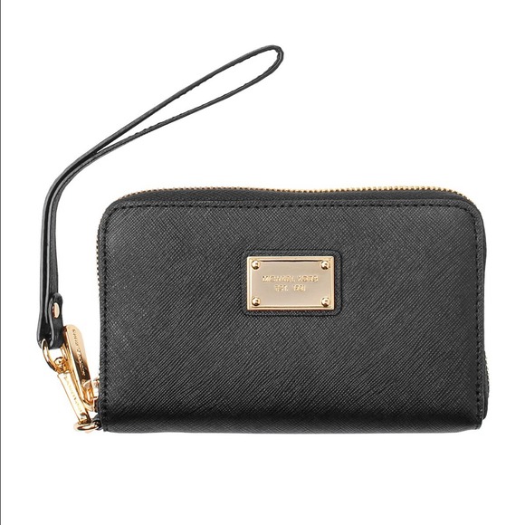 💥 S O L D 💥 Michael Kors Jet Set Phone Wrislet