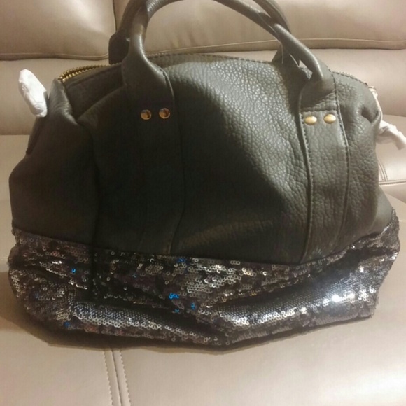 Purse (small duffle)