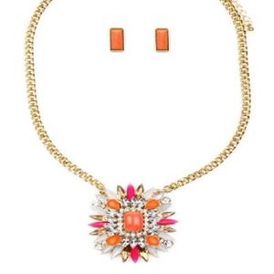 Earring and necklace set