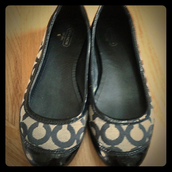 Coach flats