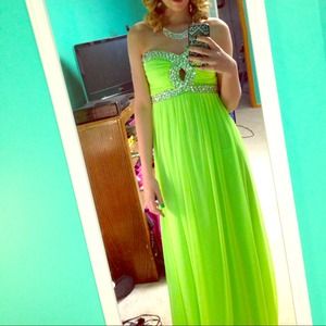 green size 1 prom dress