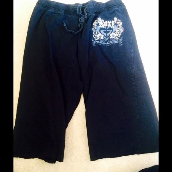 Black roxy Capri pants