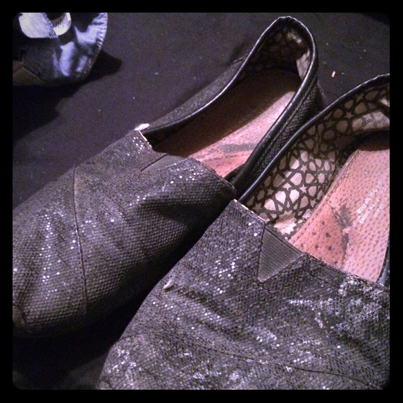 Toms