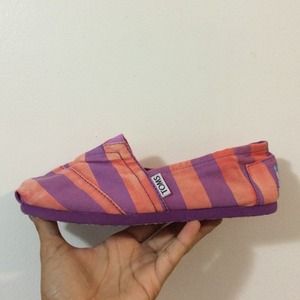 TOMS bright stripes vegan Classics