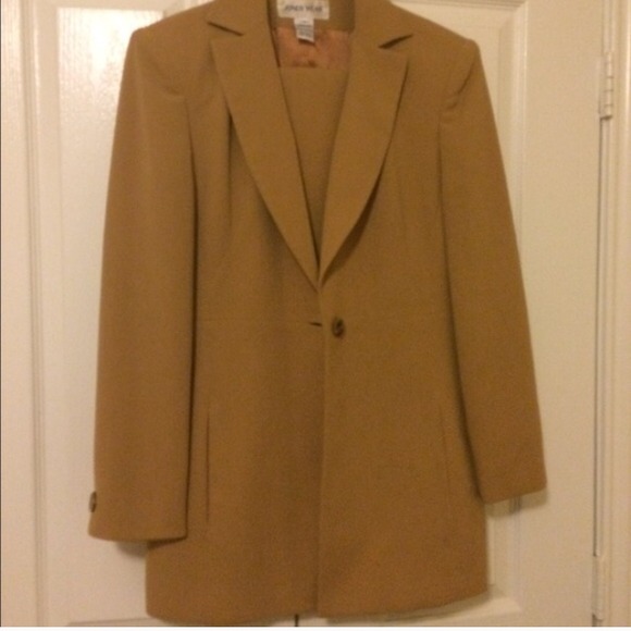Jones New York suit set