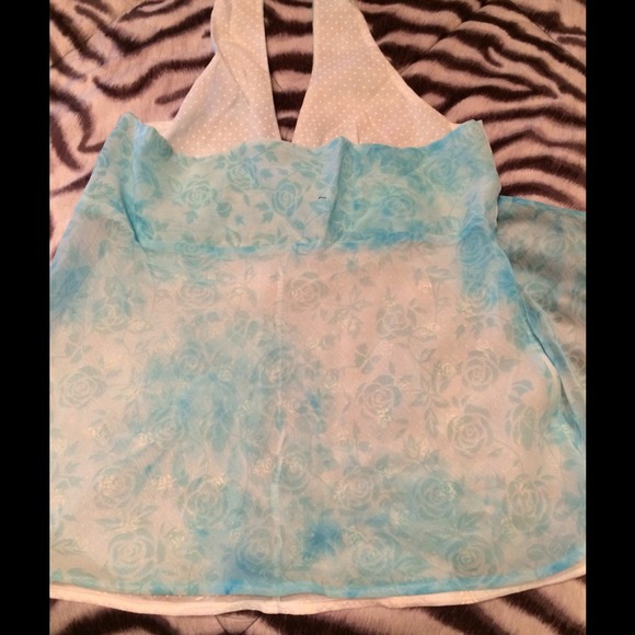 Pretty halter top - Picture 2 of 3