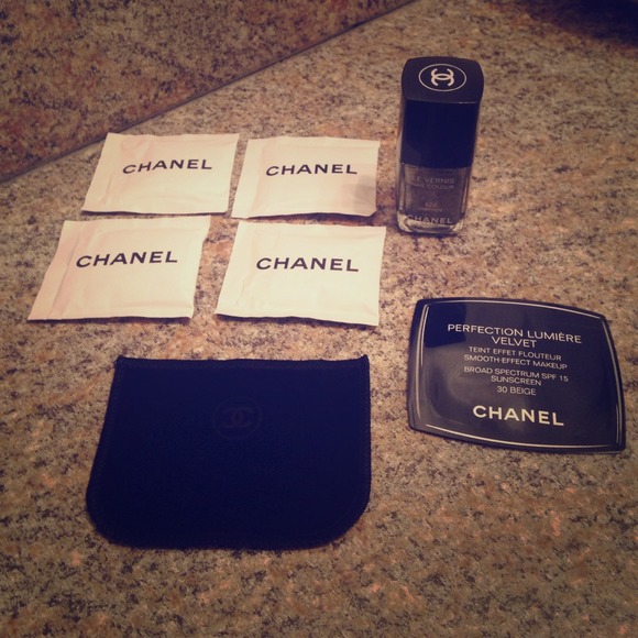 Accessories - Rare polish bundle/ck mascara