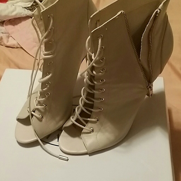 Heels - Picture 1 of 1