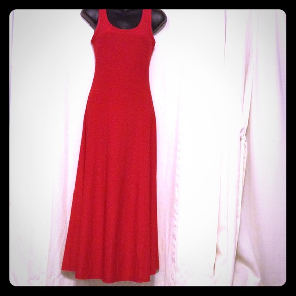 Red eraser back long dress
