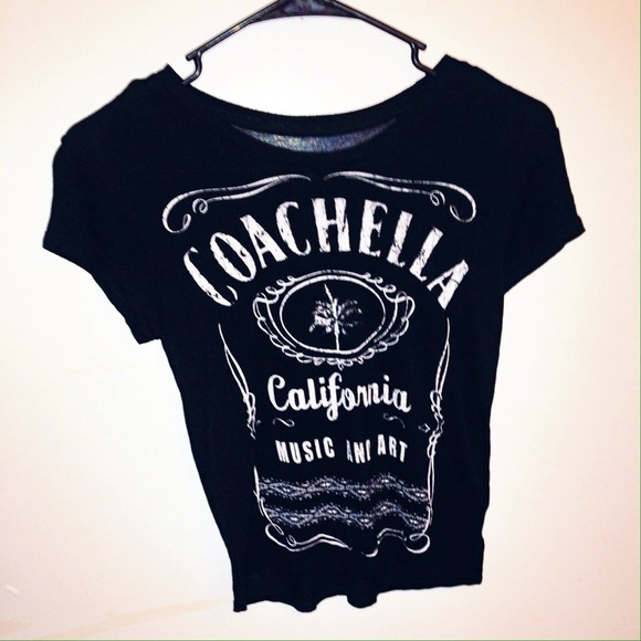 ❗️SOLD❗️Coachella 🎶 Black Graphic Tee T-shirt