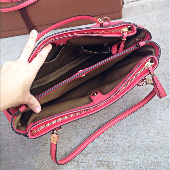 ๐ซSOLD IN BUNDLEโ๏ธCoach Madison Christie Carryall - Picture 3 of 4