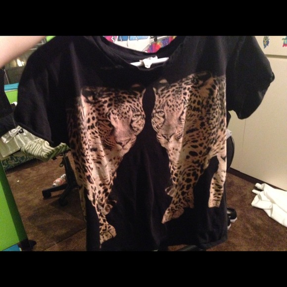 Graphic tee
