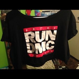 Run DMC graphic crop tee