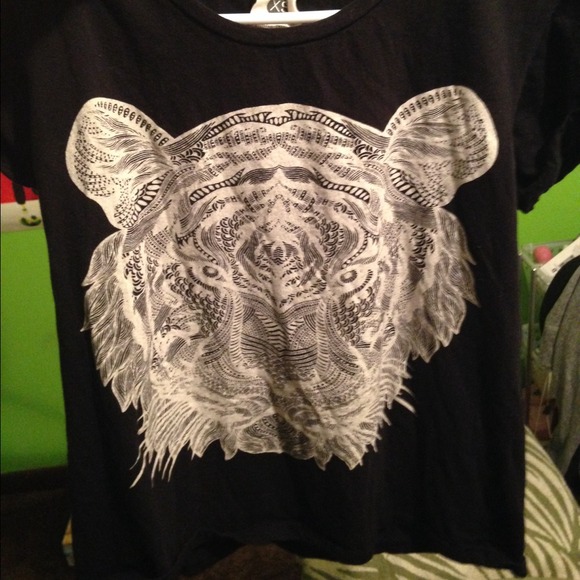 Graphic tee
