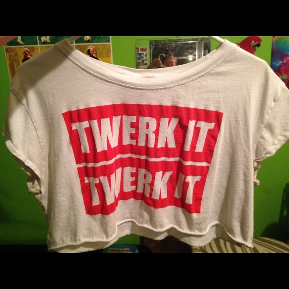 Graphic tee