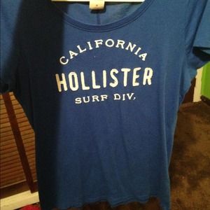 Hollister graphic tee