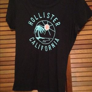 Hollister graphic tee