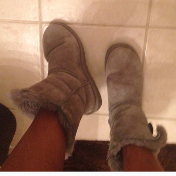 Cool gray ugg boots